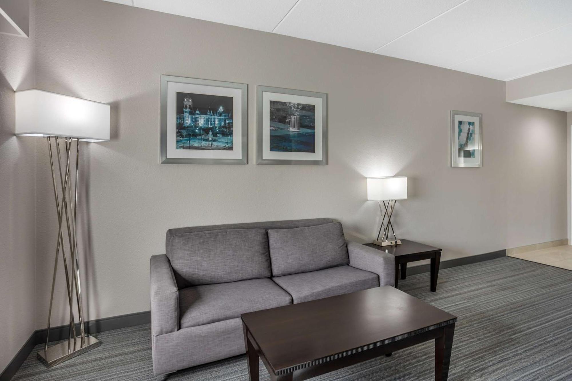 Best Western Plus Wilkes Barre-Scranton Airport Hotel Pittston Экстерьер фото
